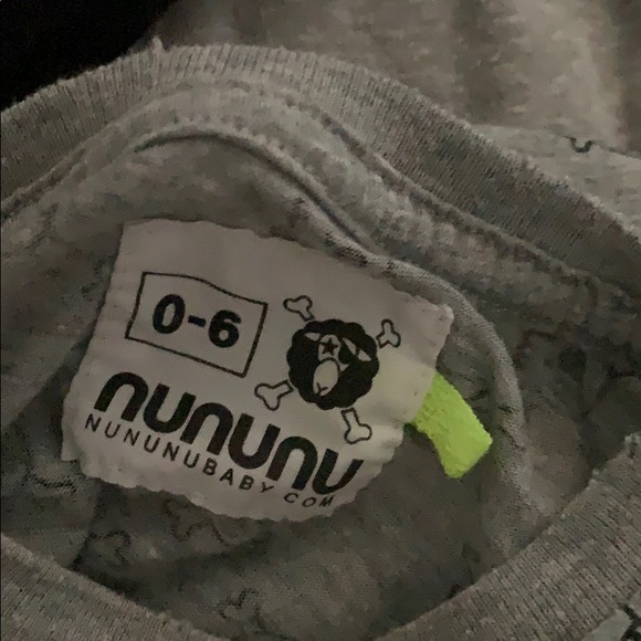 Nununu 🖤🤍 EUC lightweight skulls romper size 0-6m - Picture 3 of 3